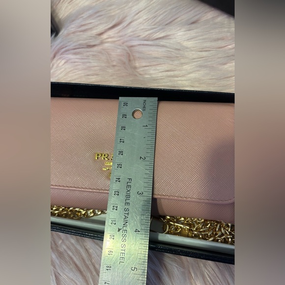 Prada wallet leather pink plain authentic - Picture 3 of 14
